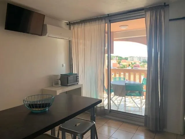Apartment Rce Les Coraux, Cosy T1, Situe A 7' A Pied De La Et Du Centre, Clim, Wifi, Parking Prive, Piscines